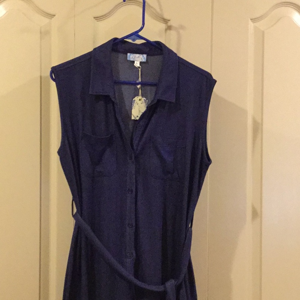 Long top/dress sleeveless button up